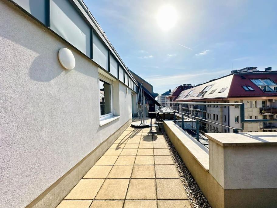 Riverside Budapest - Free Parking Екстериор снимка